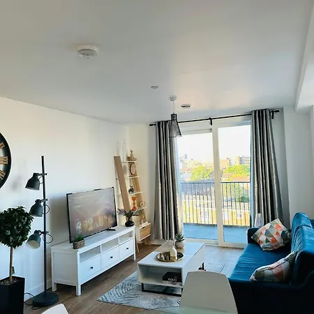 Amazing 2 Bed Flat With City Views